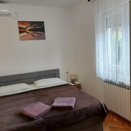 Elena Guest house 3*
